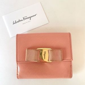Salvatore Ferragamo Pink Vara Bow Ribbon Logo Bifold Pink Leather Wallet